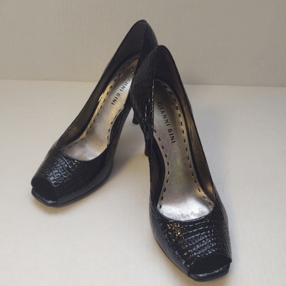 Gianni Bini Black Heel Shoes - Picture 1 of 9